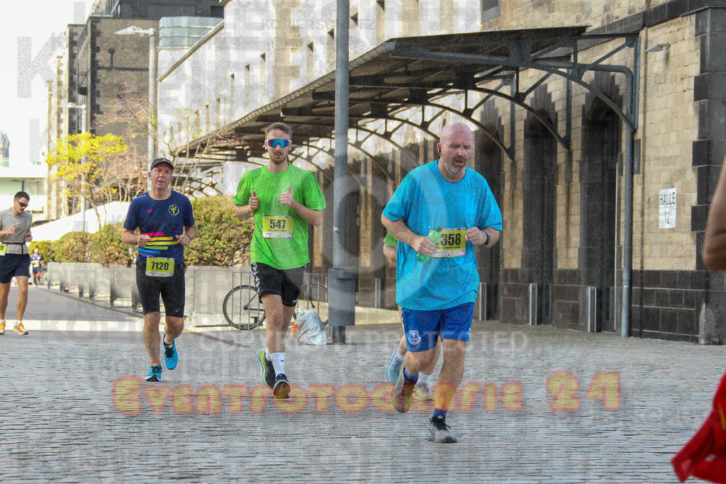 250920_1456_EV4_7650 | Sportfotografie im Rhein-Sieg Kreis, Köln, Bonn, NRW, Rheinland Pfalz, Hessen, etc. Unser Tätigkeitsfeld umfasst den Laufsport vom Volkslauf über den Marathon, Duathlon, Triathon bis zum Ultralauf wie Kölnpfad Ultra oder Schindertrail.