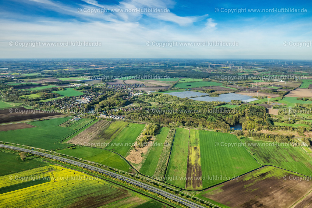 Dollern_ELS_4701010523 | DOLLERN 01.05.2023 Ortsansicht der Straßen und Häuser der Wohngebiete in Dollern im Bundesland Niedersachsen, Deutschland. // Town View of the streets and houses of the residential areas in Dollern in the state Lower Saxony, Germany. Foto: Martin Elsen