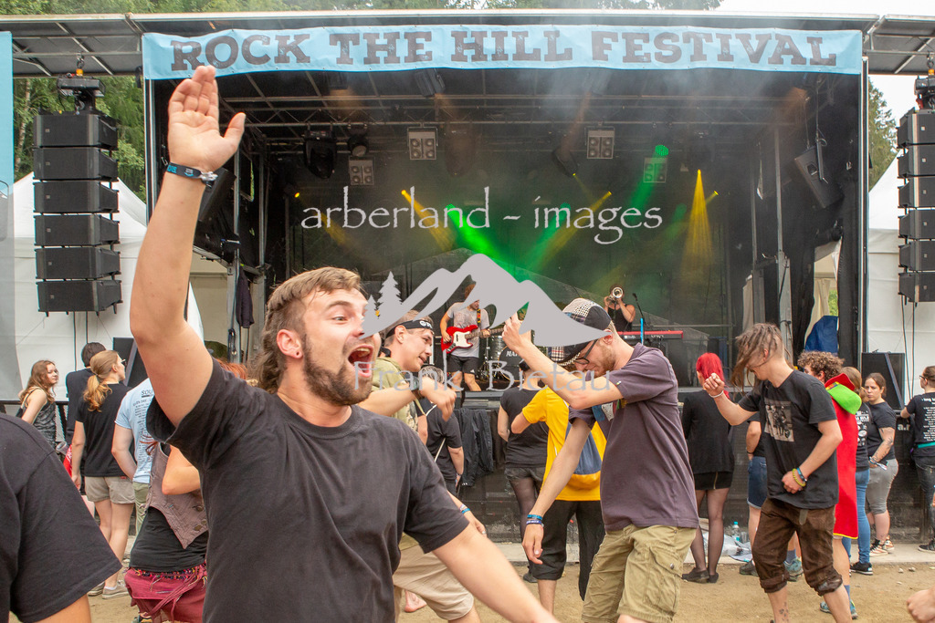 09062018-fb-0903 | Rock the Hill Festival 2018
Bild: die Band: Sunlit Pyramid, am Samstag Abend, die Party beginnt