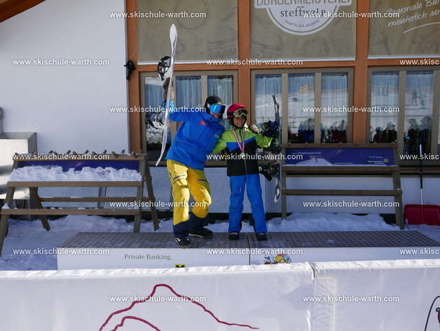 Gruppe Noah Siegerehrung | Photos von der Skischule Warth - Realisiert mit Pictrs.com