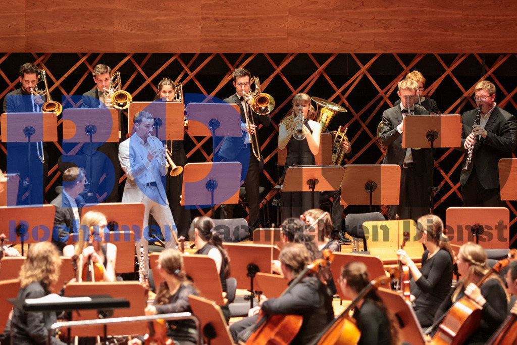 SES_BOCSIN20250609-26 | bond - Realisiert mit Pictrs.com