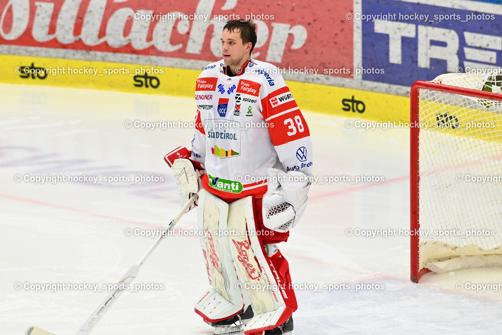 EC IDM WÄRMEPUMPEN VSV vs. HCB Südtirol Alperia | #38 Samuel Harvey HCB Südtirol Alperia, EC IDM WÄRMEPUMPEN VSV vs. HCB Südtirol Alperia, EC IDM WÄRMEPUMPEN VSV vs. HCB Südtirol Alperia am 28.12.2025 in Villach (Stadthalle Villach), Austria, (Photo by Bernd Stefan)