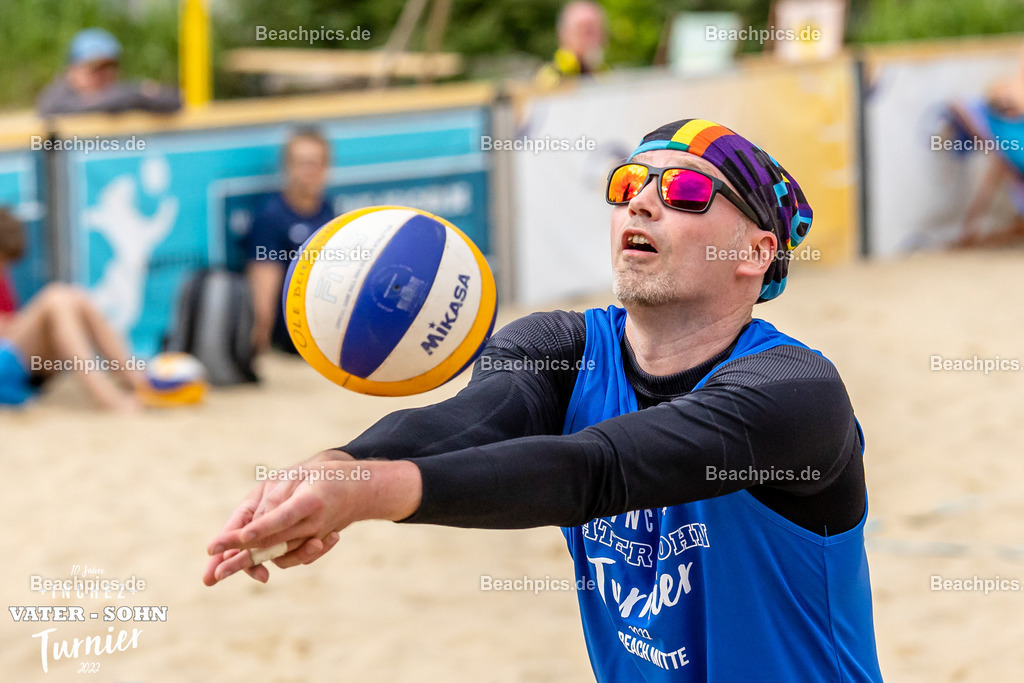 2022-00063070-Vater-Sohn-Turnier-Turnierbilder-2 | 26.05.2022; Berlin Foto: Gerold Rebsch - www.beachpics.de