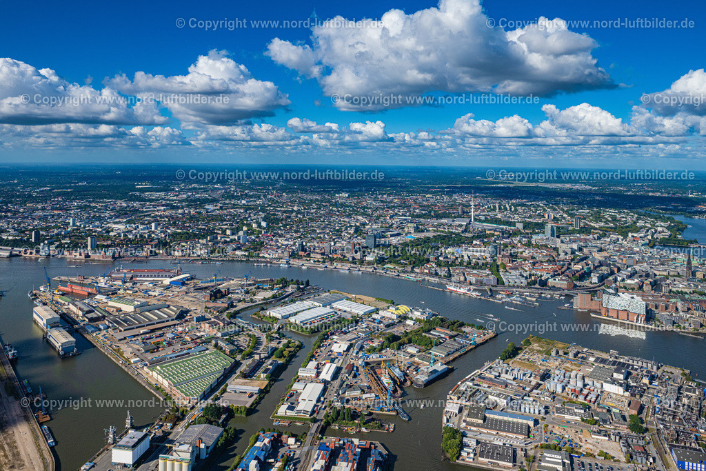 Hamburg_Hafen_Panorama_ELS_2762200922 | HAMBURG 20.09.2022 Stadtgebiet Hamburg Hafen Steinwerder Altona mit Außenbezirken und Innenstadtbereich in Hamburg, Deutschland. // Urban area Hafen Steinwerder Altona with outskirts and inner city area in Hamburg, Germany. Foto: Martin Elsen