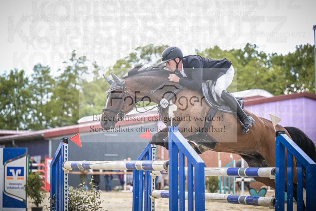 DOS_2192 | Entdecke hochwertige Reitturnierfotos von Foto Oger. Professionell, emotional und authentisch – jetzt Lieblingsmomente im Shop bestellen.Deutschlandweite Turnierfotografie. - Realisiert mit Pictrs.com