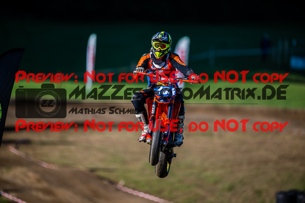 MaZZes_FotoMatrix_220903_8886 | UE40