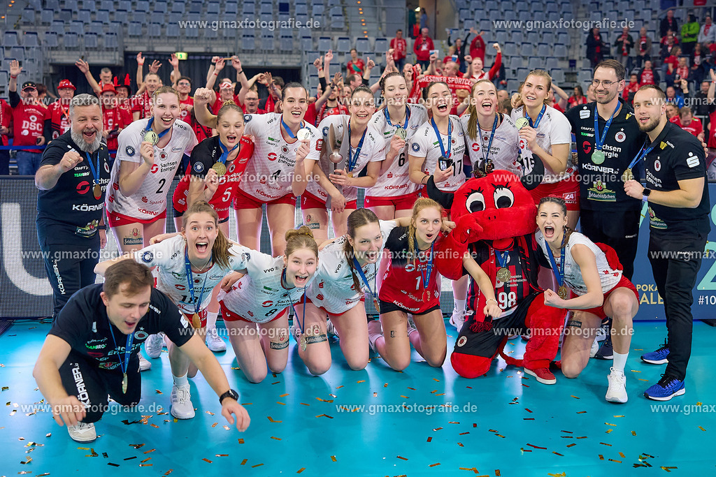 GER, Siegerehrung DVV Pokalfinale 2025, Volleyball, DVV-Pokalfinale Frauen und Maenner 2025, 02.03.25 | Volleyball, DVV-Pokalfinale, 02.03.25Foto: Gerald Oelze-de Stoppany