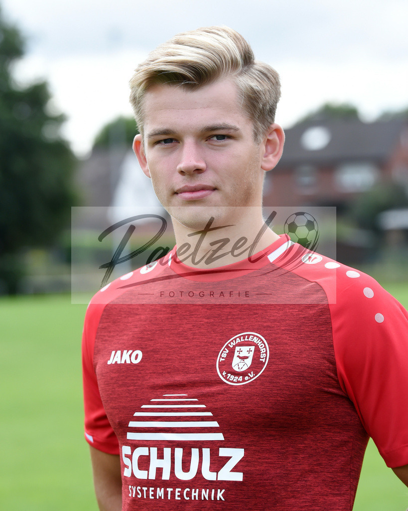 TEAWAL20200823_0014 | Fussball, Herren:   bei der bei der Team Presentation vom TSV Wallenhorst auf der Sportanlage an der Kaisereiche am 23.08.2020 in Wallenhorst, Deutschland. - Realisiert mit Pictrs.com