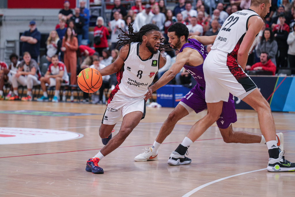 Pro A BAYER GIANTS vs BG Göttingen-149 | Fotos von Basketballspielen aus dem Raum NRW fotografiert von Gero Mueller-Laschet und Daniel Schaefer - Realisiert mit Pictrs.com