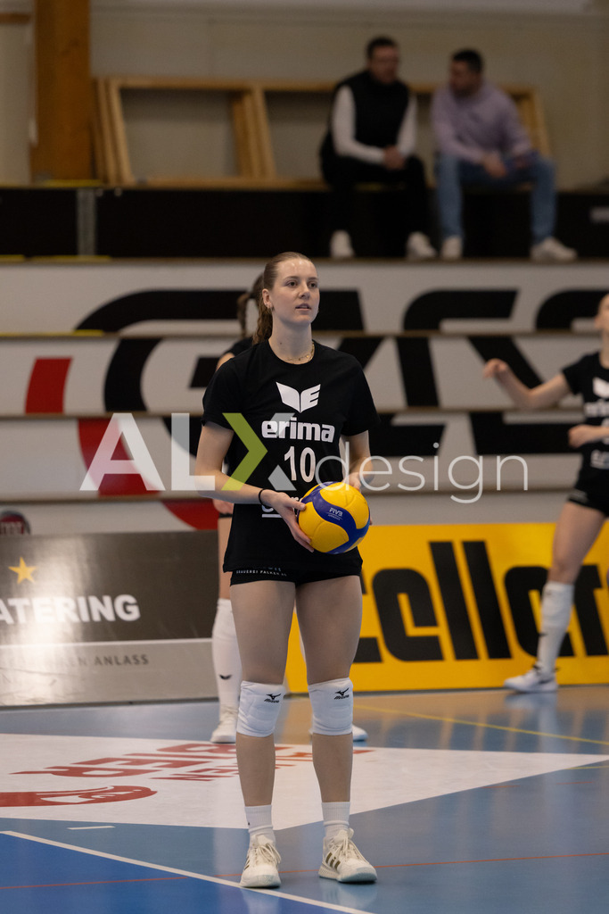 Volleyball I Frauen I Saison 2025-2026 I Volleyball NLA | Women I 1/4 Finals I VC Kanti Schaffhausen - BIWI Volleyball Franches-Montagnes I 21.02.2026 | 10 Maelle Corbach (CH) (VC Kanti Schaffhausen) – Diagonal - Realisiert mit Pictrs.com
