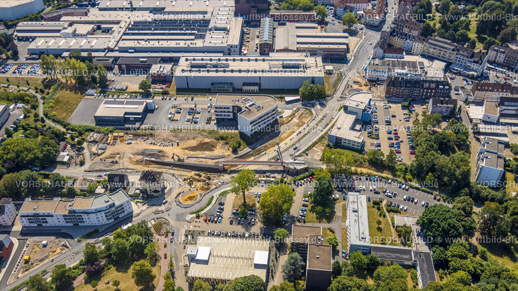 Witten220808732 | Luftbild, Baustelle und Sanierung der Pferdebachstraße mit Neubau der RadwegBrücke Rheinischer Esel, Ärztehaus Pferdebachstraße, Witten, Ruhrgebiet, Nordrhein-Westfalen, Deutschland