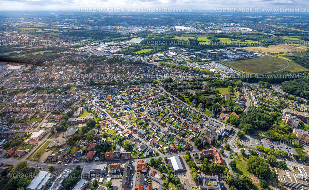 Hamm250700018Bockum-Hoevel | Luftbild, Wohngebiet Ortsansicht Ortsteil Hövel, hinten Gewerbegebiet An den Fördertürmen Zeche Radbod Schacht 1+2, Bockum-Hövel, Hamm, Ruhrgebiet, Nordrhein-Westfalen, Deutschland