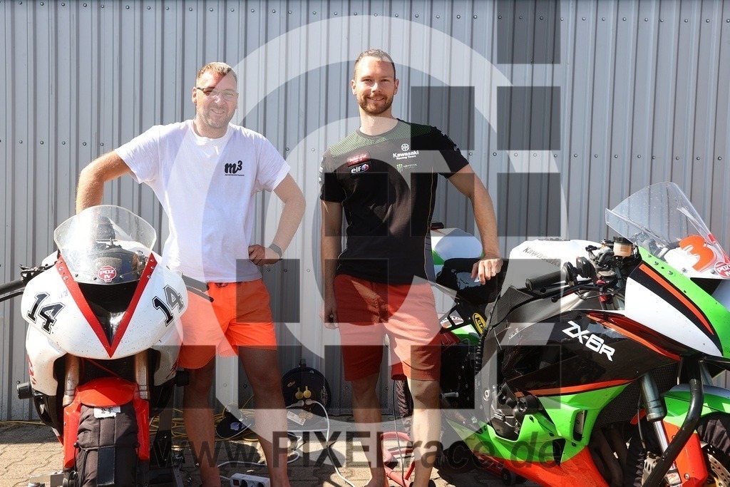 teams-20240905_04828 | Schöne Erinnerungen an spannende Momente - das festzuhalten ist unser Job. PIXELrace.de ist seit 2003 auf den Rennstrecken Europas unterwegs um die Action draußen beim Fahren und die wunderbare Stimmung imm Fahrerlager für euch einzufangen.
