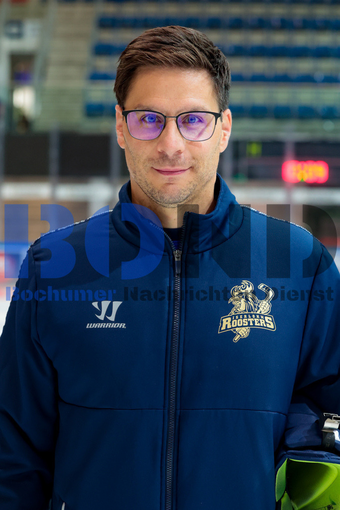 Deutsche Eishockey Liga (DEL): Iserlohn Roosters Teamshooting {date} -  | {headline}(Foto: Sebastian Sendlak / BOND) - Realisiert mit Pictrs.com