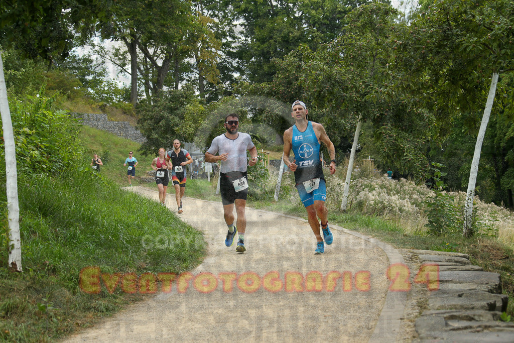 250824_1424_EX1_6082 | Sportfotografie im Rhein-Sieg Kreis, Köln, Bonn, NRW, Rheinland Pfalz, Hessen, etc. Unser Tätigkeitsfeld umfasst den Laufsport vom Volkslauf über den Marathon, Duathlon, Triathon bis zum Ultralauf wie Kölnpfad Ultra oder Schindertrail.