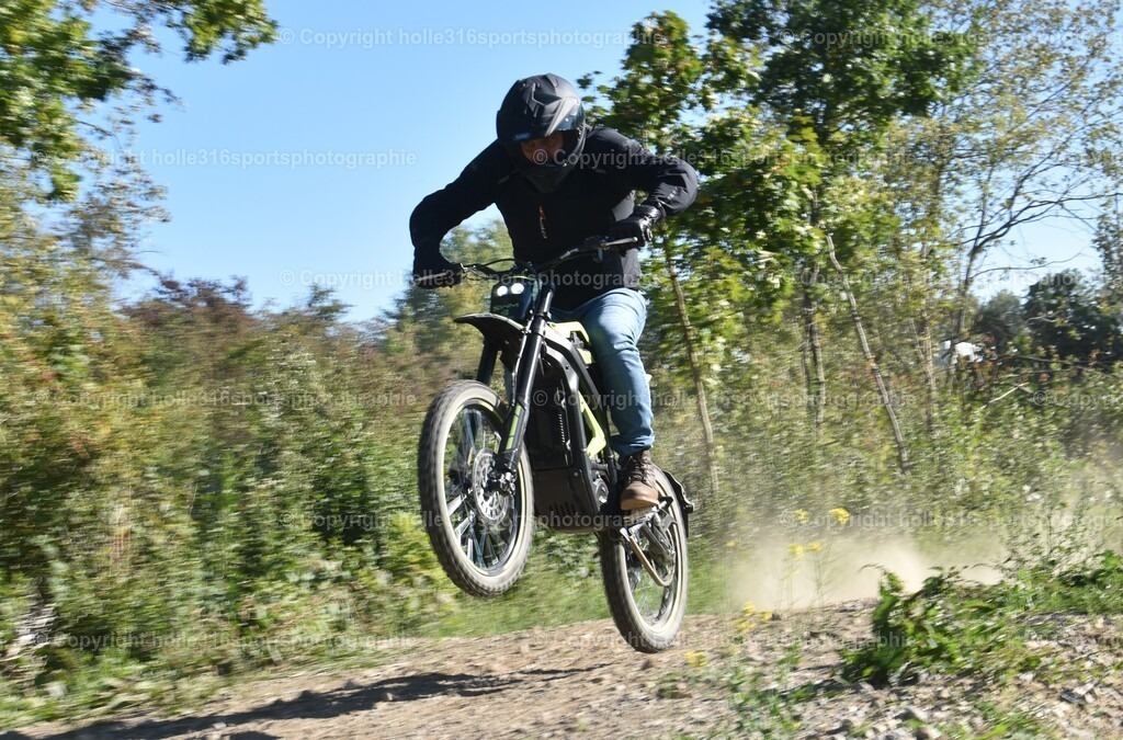 DSC_0206 | Sportfotografie , Motorsport, Motoross, Reitsport, Mointainbike, Enduro,
Landschaft , Outdoor, Eventfotografie, Landschaft, Bilder online bestellen - Realisiert mit Pictrs.com