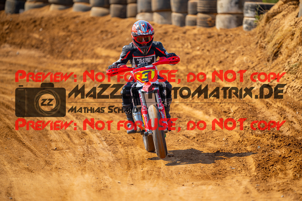 MaZZes-Fotomatrix-20260815-605238 | ROOKIES
