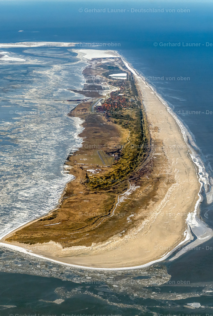 4044267 | JUIST 14.02.2021 Eisschollenstücke einer Treibeis- Schicht auf der Wasseroberfläche vor der Nordsee- Insel in Juist im Bundesland Niedersachsen, Deutschland. Weiterführende Informationen bei: Inselgemeinde und Kurverwaltung Juist,  Ostfriesland Tourismus GmbH,  Werbegemeinschaft der Ostfriesischen Inseln GbR. // Ice floe pieces of a drift ice layer on the water surface vor of Nordsee- Island in Juist in the state Lower Saxony, Germany. Further information at: Inselgemeinde und Kurverwaltung Juist,  Ostfriesland Tourismus GmbH,  Werbegemeinschaft der Ostfriesischen Inseln GbR. Foto: Gerhard Launer