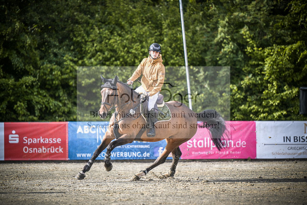DOS_1668 | Entdecke hochwertige Reitturnierfotos von Foto Oger. Professionell, emotional und authentisch – jetzt Lieblingsmomente im Shop bestellen.Deutschlandweite Turnierfotografie. - Realisiert mit Pictrs.com