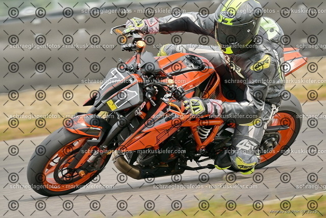 25bt05-1584 | markuskiefer.com - Realisiert mit Pictrs.com