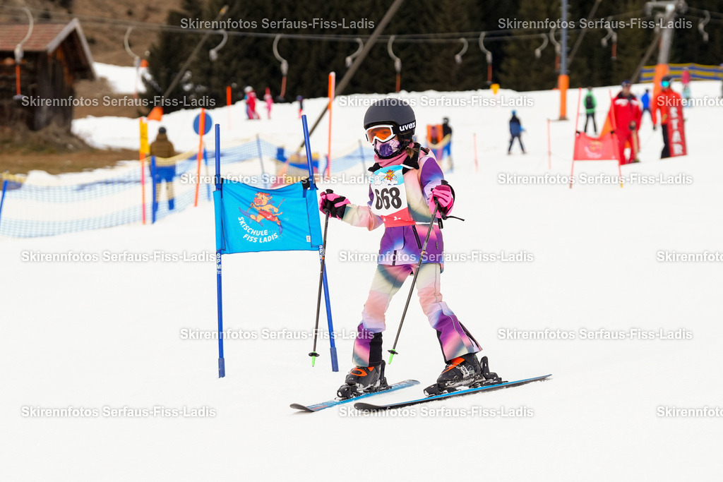 SRF_02.01.2026_0319 | Skirennfotos,Serfaus,Fiss,Ladis,Kinderskirennen,Winter,Tirol,Oberland,skirace,SFL,feelfree,weil wir's genießen,ski,Ski,skifahren,Sonnenplateau, - Realisiert mit Pictrs.com