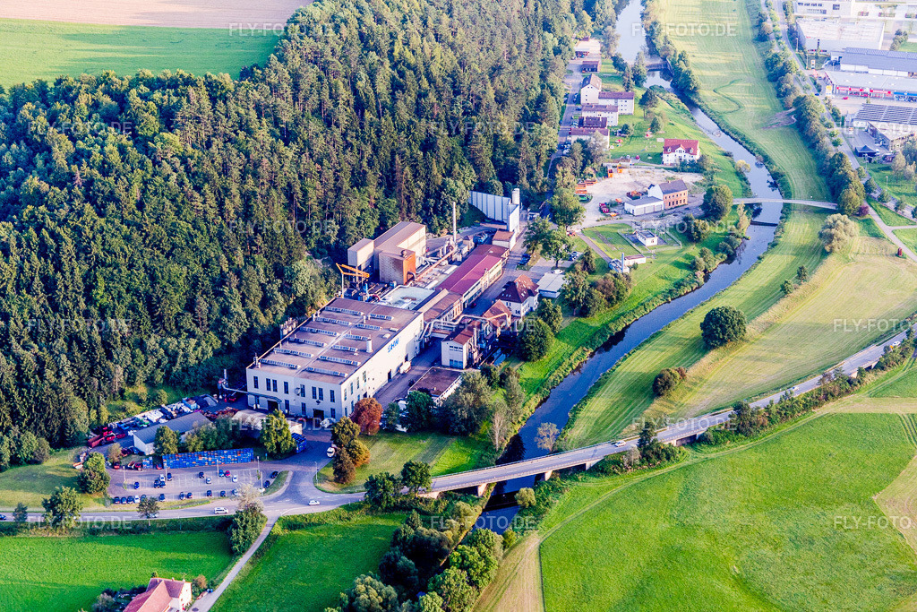 Gebäude und Produktionshallen auf dem Werksgelände SHW Automotive GmbH an der Donau | Luftbild: Gebäude und Produktionshallen auf dem Werksgelände SHW Automotive GmbH an der Donau in Tuttlingen im Bundesland Baden-Württemberg in Deutschland. Foto: IMG_102730.jpg vom 25.08.2017 durch Werner Riehm/FLY-FOTO.de - Realisiert mit Pictrs.com