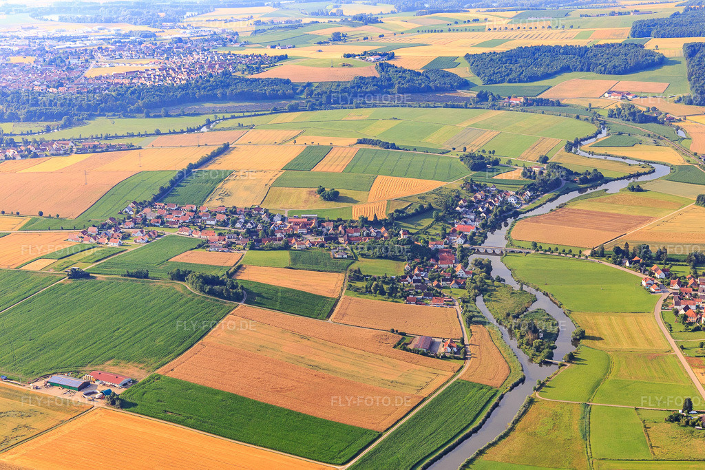 Luftbild: Dorf am Ufer der Wörnitz im Ortsteil Wörnitzstein in Donauwörth im Bundesland Bayern in Deutschland. Foto: IMG_101662.jpg vom 08.07.2017 durch Werner Riehm/FLY-FOTO.de