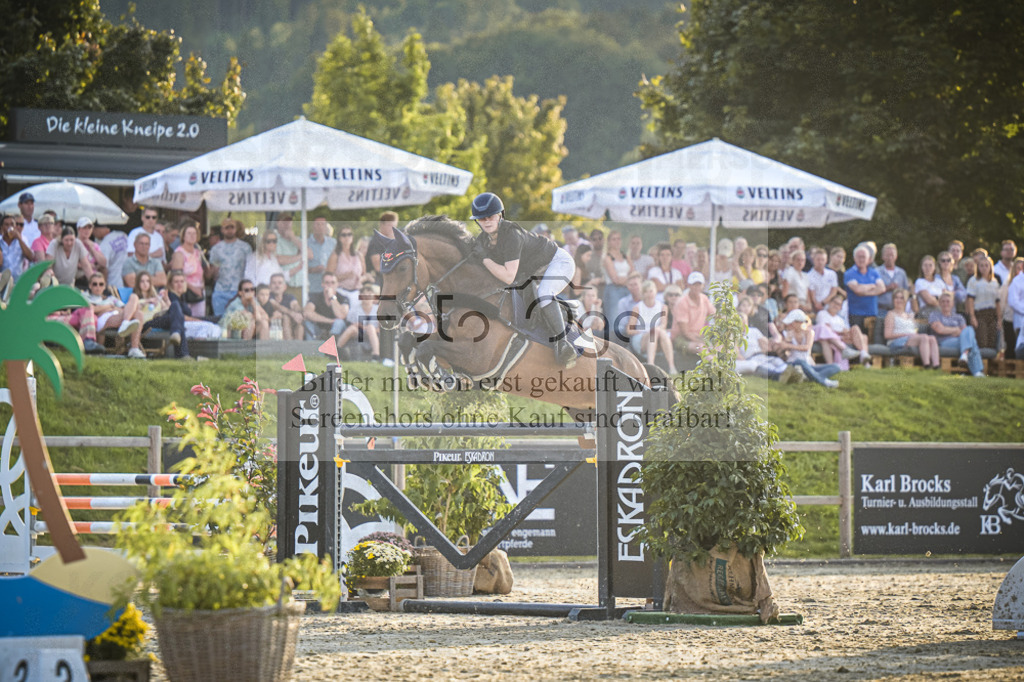 DOS_0521 | Entdecke hochwertige Reitturnierfotos von Foto Oger. Professionell, emotional und authentisch – jetzt Lieblingsmomente im Shop bestellen.Deutschlandweite Turnierfotografie. - Realisiert mit Pictrs.com