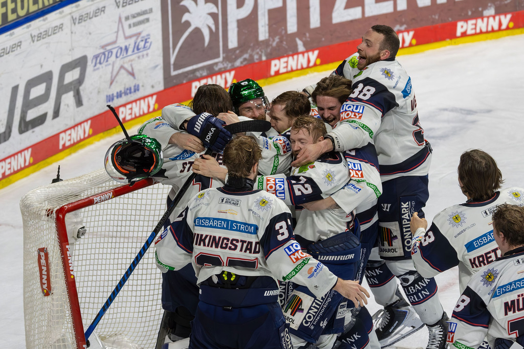 DEL, Deutsche Eishockey Liga Saison 2025/26, Playoff-Finale, Spiel 5: Adler Mannheim gegen Eisbären Berlin | DEL, Deutsche Eishockey Liga Saison 2025/26, Playoff-Finale, Spiel 5: Adler Mannheim gegen Eisbären Berlin***`Berlin ist Deutscher Meister - Realisiert mit Pictrs.com