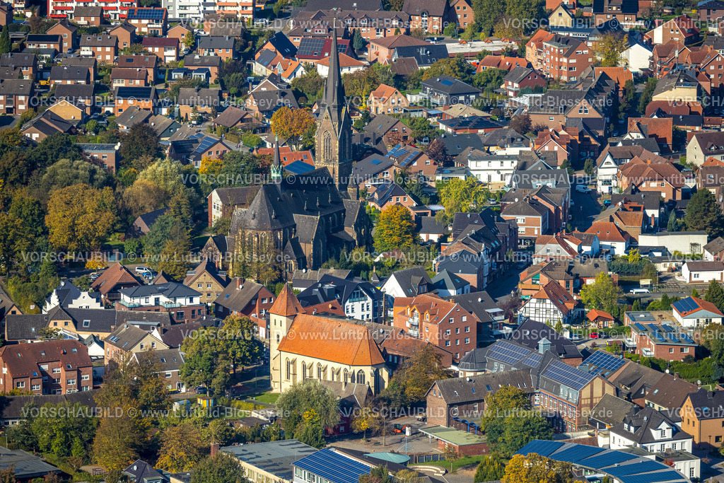 Selm241011722 | Luftbild, Stadtzentrum mit Friedenskirche und kath. Pfarrkirche St. Ludger, Selm, Münsterland, Nordrhein-Westfalen, Deutschland
