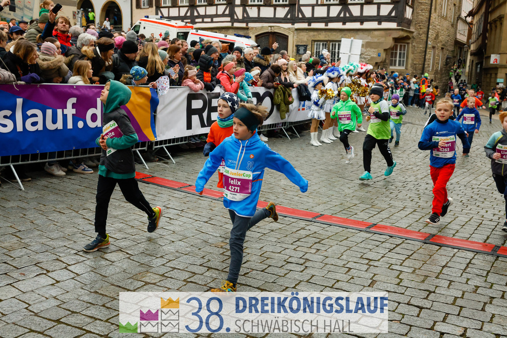400m AOK Junior Cup | 3 Koenigslauf 2024 400m AOK Junior Cup - Realisiert mit Pictrs.com