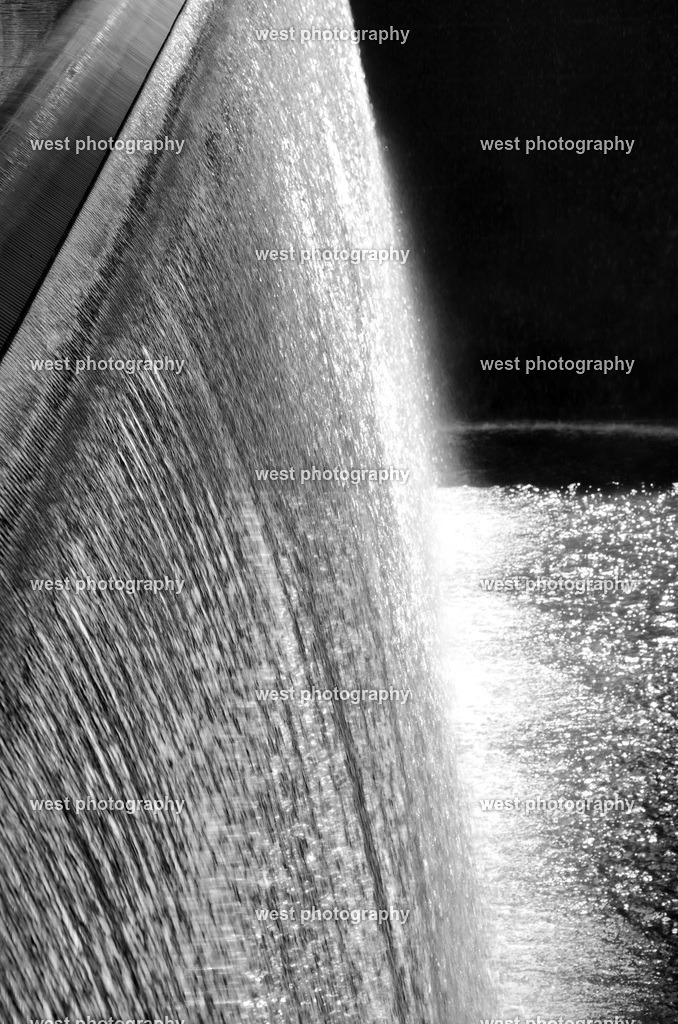 WTC Memorial NYC 1bw - USA 2013 | west photography - Realisiert mit Pictrs.com