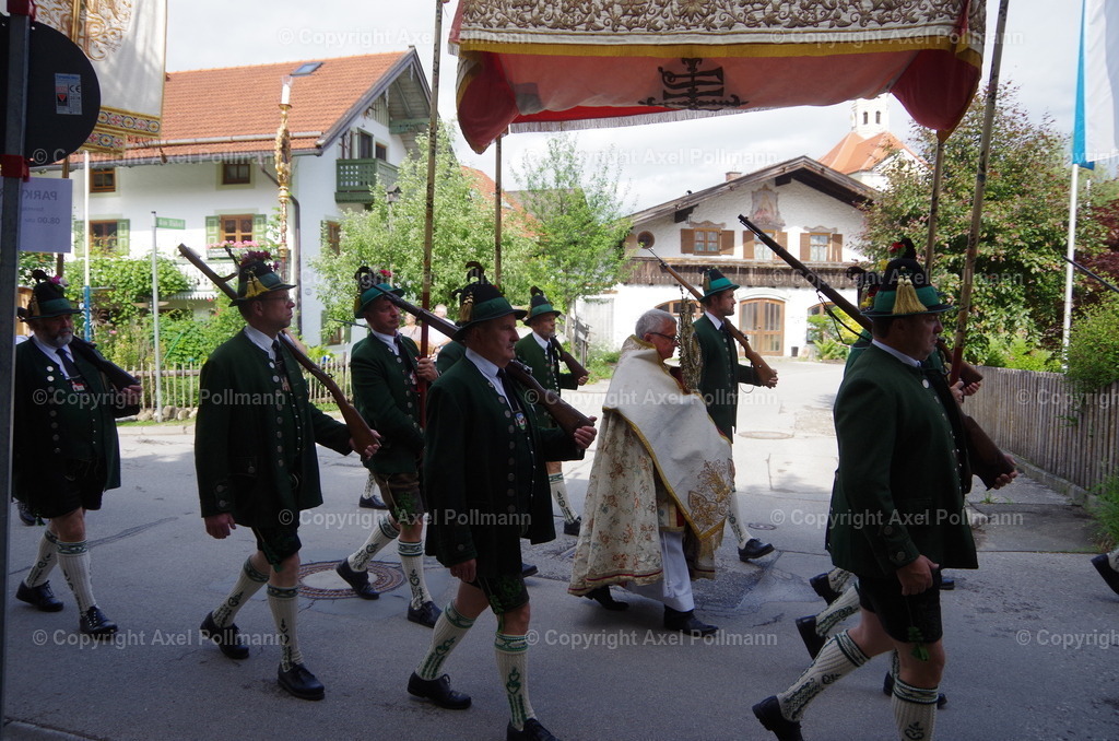 IMGP6380 | fotografiert von Axel PollmannLeonhardi Wallfahrt Benediktbeuern und Murnau, Fronleichnam, Fasching, Landschaft im Loisachtal und Benediktbeuern  - Realisiert mit Pictrs.com