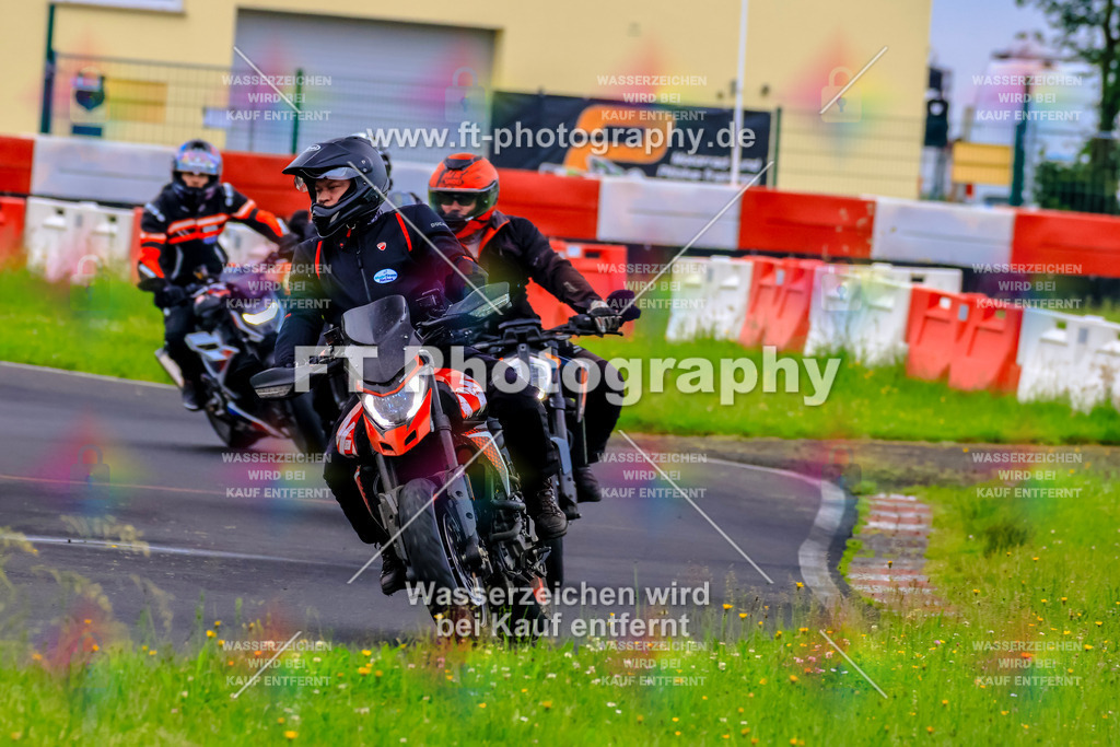 VBK-6635 | Hier findet Ihr Bilder von Touristenfahrten auf der Nürburgring Nordschleife oder von anderen Veranstaltungen die ich besucht habe. Viel Spass beim Durch Schauen 