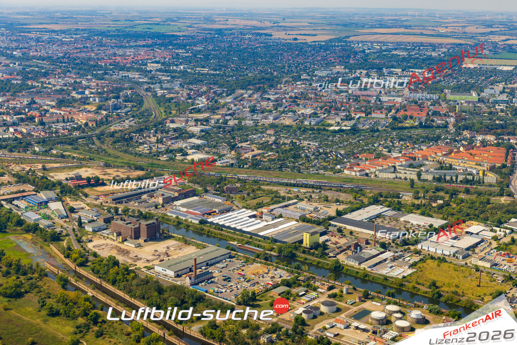 Luftaufnahme Industriehafen Magdeburg - Die Luftaufnahme wurde 2025 vom UL-Flugzeug heraus erstellt ( ohne Drohne ) - Hochauflösende Luftaufnahme - für professionelle Ausdrucke geeignet. Die Geschenkidee !Mit Lizenz und Bildrechte bestellbar