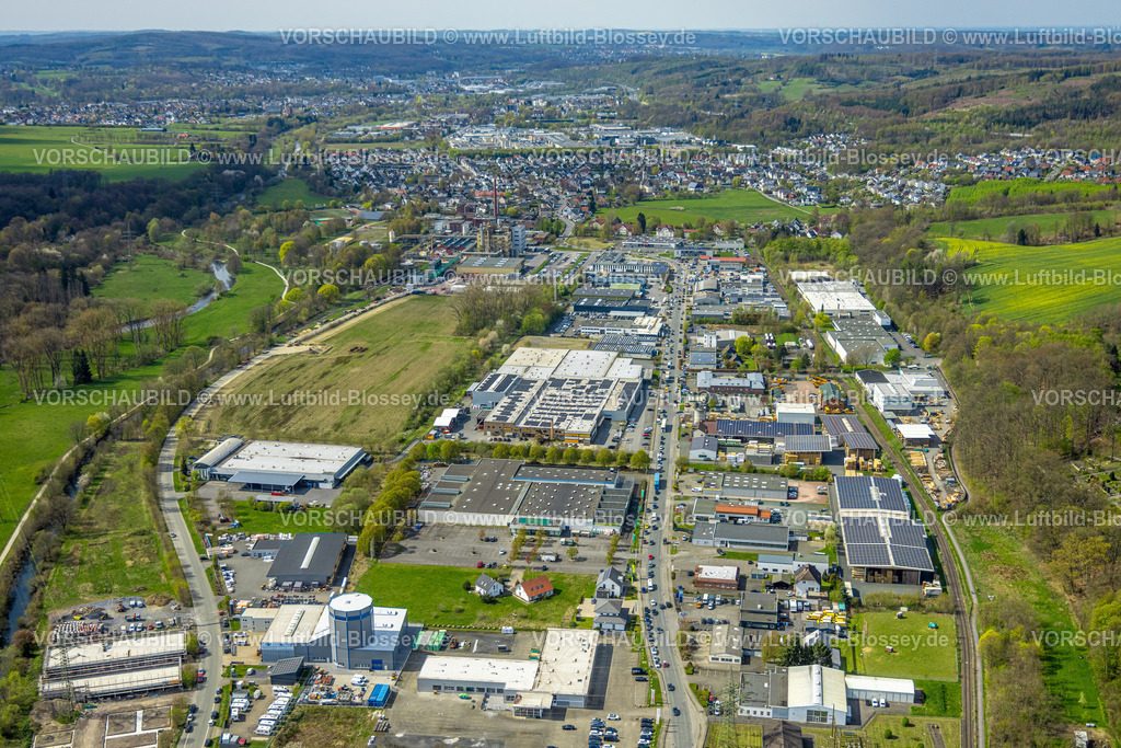 Arnsberg260402687 | Luftbild, Gewerbegebiet Niedereimerfeld mit Freifläche und Wiesenfläche, Niedereimer, Arnsberg, Sauerland, Nordrhein-Westfalen, Deutschland