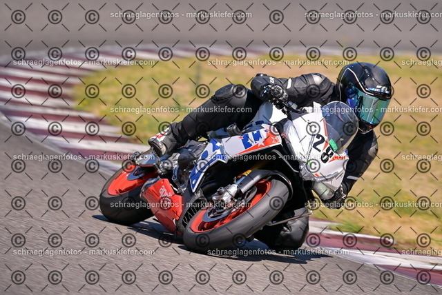 26bt05-1087 | markuskiefer.com - Realisiert mit Pictrs.com