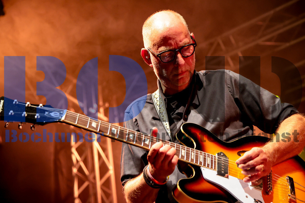 Zeltfestival Ruhr 2024 - Get Back / Beatles Tribute  {date} -  | {headline}(Foto: Sebastian Sendlak / BOND) - Realisiert mit Pictrs.com