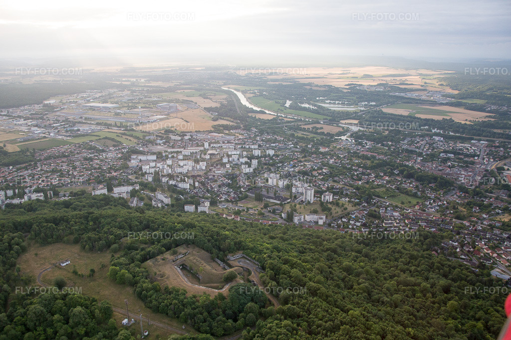 Aerial view: View of the town in Toul in the state Meurthe et Moselle, France.Photo: IMG_083470.jpg taken on 07/13/2015 by Werner Riehm/FLY-FOTO.comResolution of the original: 5472 x 3648 px