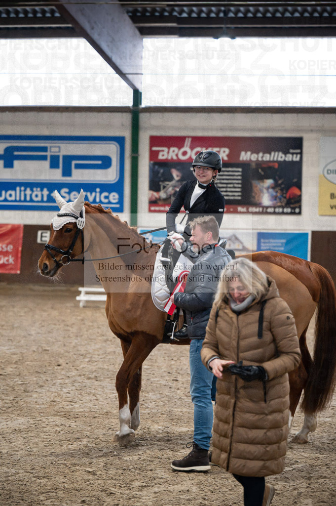 Hallenreittunier Voxtrup 2023 | Entdecke hochwertige Reitturnierfotos von Foto Oger. Professionell, emotional und authentisch – jetzt Lieblingsmomente im Shop bestellen.Deutschlandweite Turnierfotografie. - Realisiert mit Pictrs.com