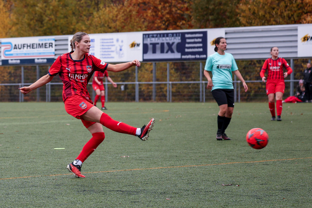 FCHWAS_251102_5076 | 1.FC Heidenheim 1846 II vs. SGM DJK-SV Wasseralfingen/Neuler, Fußball, Frauen, Bezirksliga, 2025/2026, 8. Spieltag, 02.11.2025 in Mergelstetten (Foto: Michael Bulling) - Realisiert mit Pictrs.com