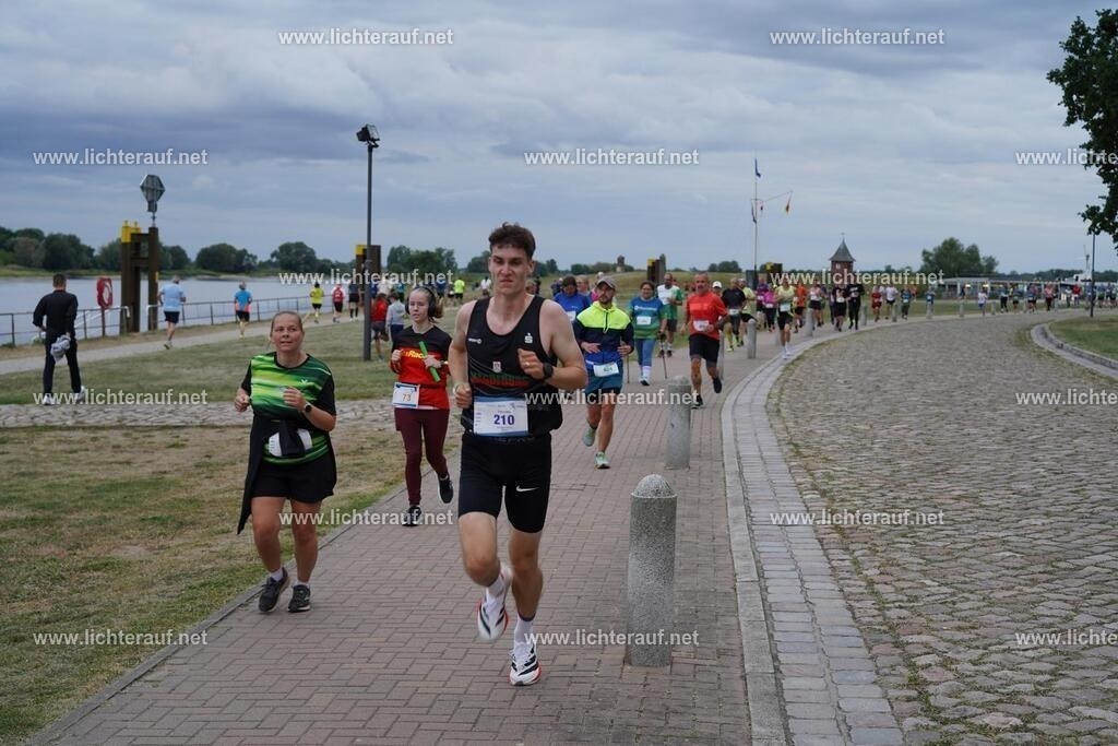 DSC05305 | Lichterlauf  - Realisiert mit Pictrs.com