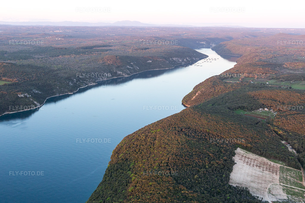 Luftbild: Ortsansicht in Vrsar im Bundesland Gespanschaft Istrien in Kroatien. Foto: IMG_106201.jpg vom 13.04.2018 durch Werner Riehm/FLY-FOTO.de