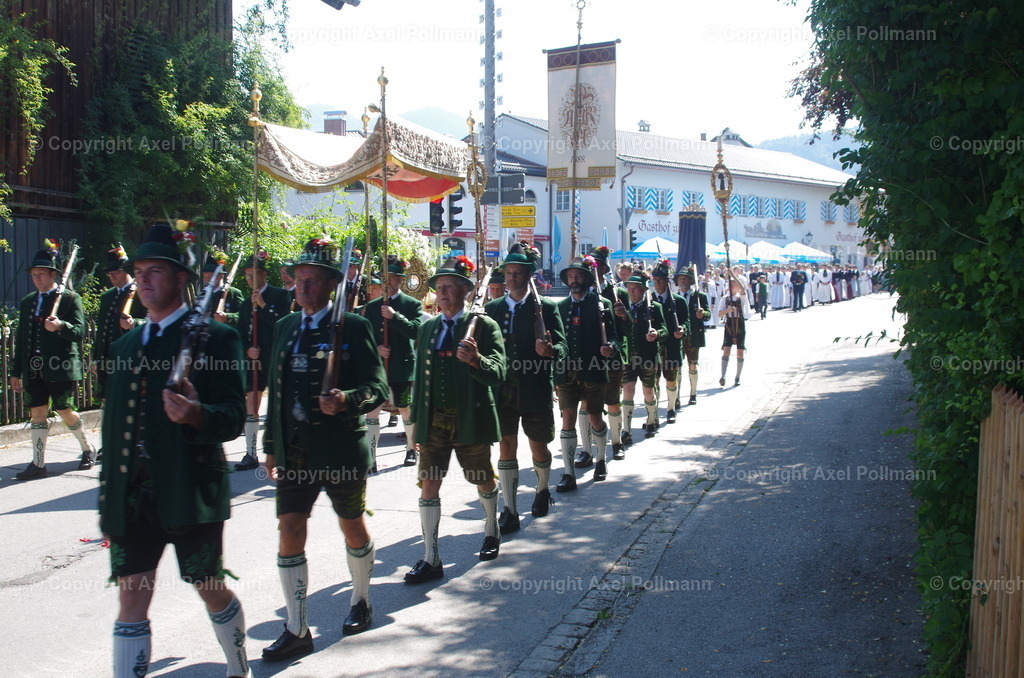 IMGP4183 | fotografiert von Axel PollmannLeonhardi Wallfahrt Benediktbeuern und Murnau, Fronleichnam, Fasching, Landschaft im Loisachtal und Benediktbeuern  - Realisiert mit Pictrs.com