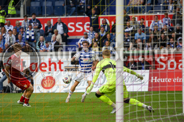 MSV Duisburg vs VfB Stuttgart II - 3. Liga | Duisburg, Deutschland, 02.08.25:   Patrick Sussek (MSV Duisburg) erzielt das Tor zum 2:1 waehrend des Spiels der 3. Liga MSV Duisburg vs VfB Stuttgart II in der schauinsland-reisen-arena(Foto von Brauer-Fotoagentur / Adrian Schlueter)