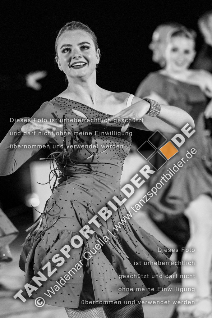 20250503-00268 | Hier finden Sie Tanz Bilder vom Latein und Standard Formationen tanzen. Sportbilder vom Tanzsport. Schöne Fotos und von Weltmeisterschaft, Europameisterschaft, Bundesliga, Regionalliga, Oberliga und Landesliga sowie von GOC Stuttgart, DanceComp, WM Bremen