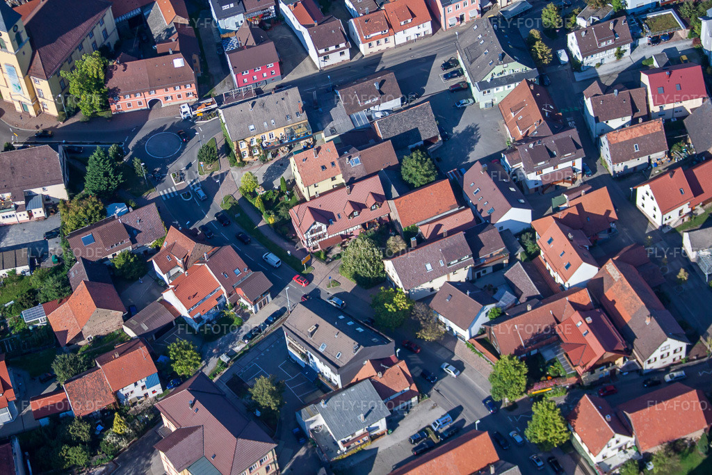 Luftbild: Hauptstr im Ortsteil Langensteinbach in Karlsbad im Bundesland Baden-Württemberg in Deutschland. Foto: IMG_45161.jpg vom 21.09.2011 durch Werner Riehm/FLY-FOTO.de