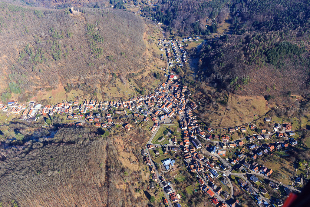 Luftbild: Hauptstr in Ramberg im Bundesland Rheinland-Pfalz in Deutschland. Foto: IMG_097025.jpg vom 25.02.2017 durch Werner Riehm/FLY-FOTO.de