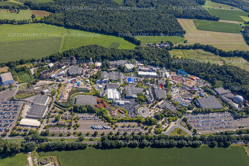 Bottrop250801138Kirchhellen | Luftbild, Movie Park Germany Themenpark, Freizeitpark zum Filmthema mit Fahrgeschäften, Attraktionen und Liveshows, Kirchhellen-Nord-Ost, Bottrop, Ruhrgebiet, Nordrhein-Westfalen, Deutschland