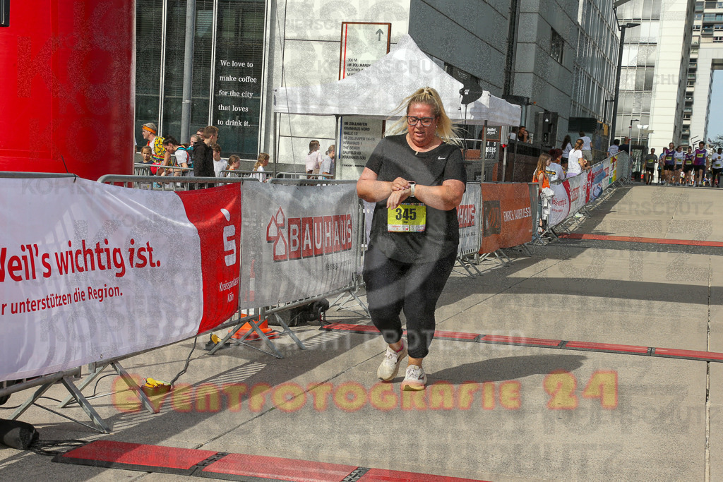 250920_1349_EX1_6801 | Sportfotografie im Rhein-Sieg Kreis, Köln, Bonn, NRW, Rheinland Pfalz, Hessen, etc. Unser Tätigkeitsfeld umfasst den Laufsport vom Volkslauf über den Marathon, Duathlon, Triathon bis zum Ultralauf wie Kölnpfad Ultra oder Schindertrail.